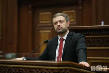 Տղե՛րք, սա ո՛չ Լևոնի ժամանակն է, ո՛չ Ռոբերտի, ո՛չ էլ Սերժի. Պապոյան