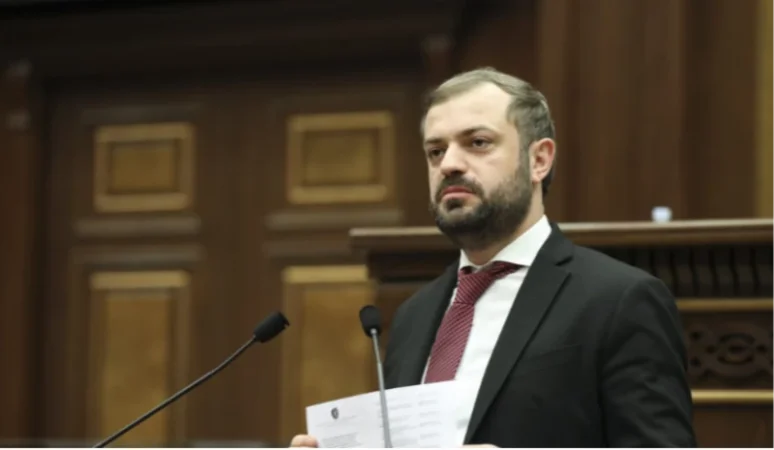 Գևորգ Պապոյանը վայր է դրել պատգամավորական մանդատը