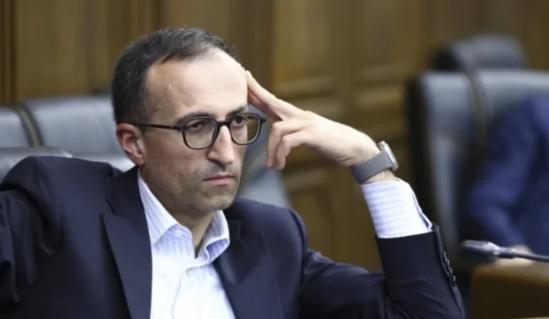 Սույն մրցավազքի նպատակը որն է. Թորոսյանը՝ Սարգսյանի ու Քոչարյանի հարցազրույցների մասին