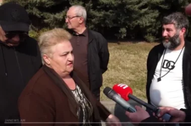 ՏԵՍԱՆՅՈՒԹ. Վարչապետի ու քաղաքապետի առջև խոնարհվում ու հարգում ենք, թող գան՝ խոսենք, մեր տները չքանդեն