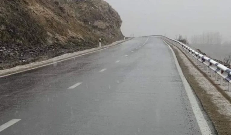 Թույլ ձյուն, անձրև, մառախուղ․ իրավիճակը ճանապարհներին և տարածաշրջաններում