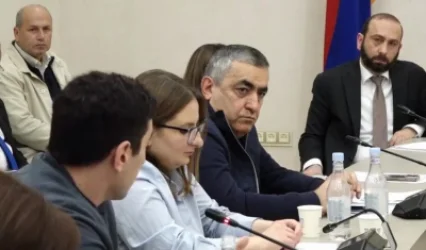 ՏԵՍԱՆՅՈՒԹ․ Ցավում եմ, որ մեր կարգավիճակը նմանեցնում եք դավաճանվող կնոջ. Միրզոյանը՝ Քոչարյանին