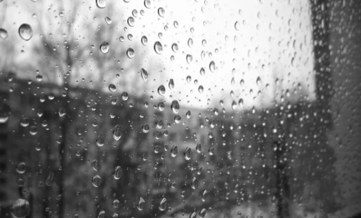 Որոշ տարածաշրջաններում թույլ անձրև և ձյուն է տեղում