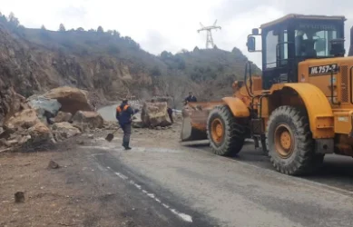 Քարաթափում դեպի Ջերմուկի ճանապարհին․ ճանապարհը միակողմանի փակ է