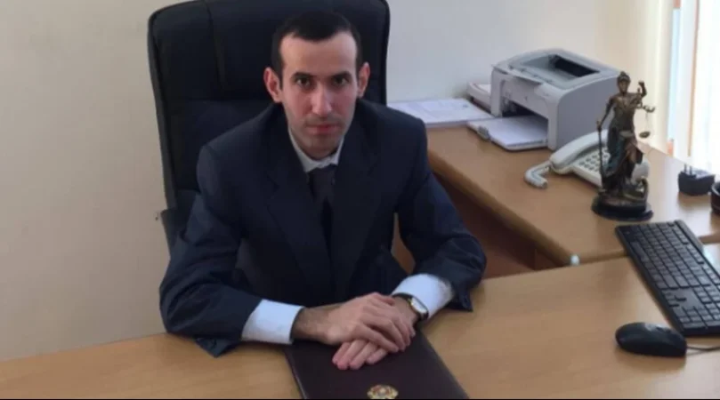 Դատավորը հեռացել է համակարգից՝ Ներքին խմբում գրված հայհոյանքներին «լայք» դնելու համար․ «Ժողովուրդ»