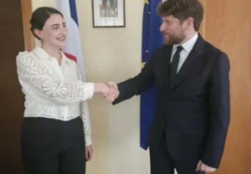 Արցախցի ուսանողուհին քաղաքական գիտությունների կարիերան կշարունակի Փարիզում