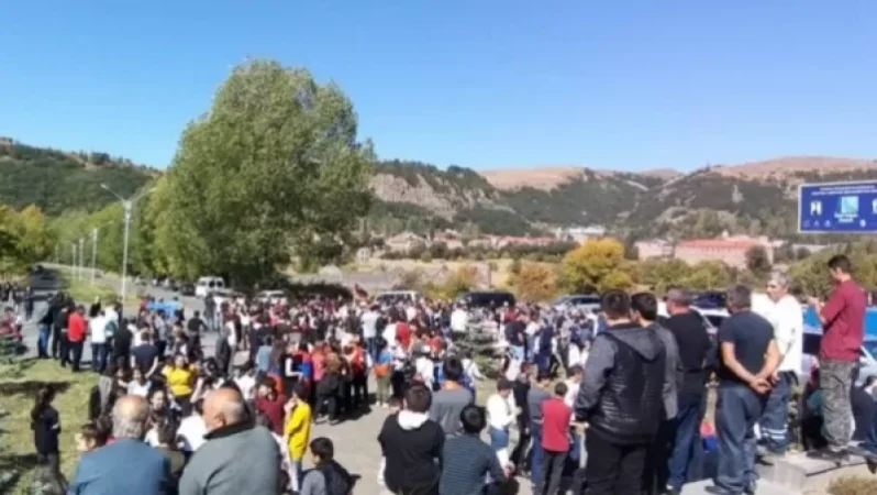 Ջերմուկի դպրոցի տնօրենը ժխտում է, որ սպառնացել է աշակերտին դպրոցից հեռացնել