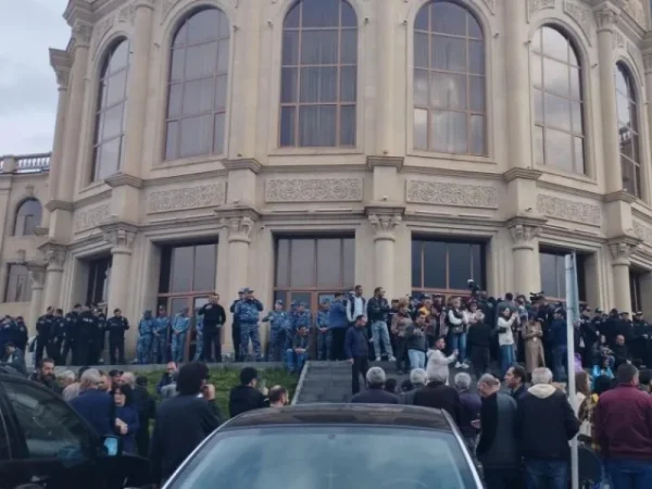 Գյումրիում ձերբակալված 8 անձանցից համայնքի ղեկավարի նկատմամբ ընտրվել է կալանք․ Հակակոռուպցիոն կոմիտե