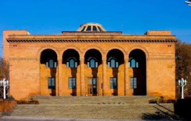 Անթույլատրելի է բոլոր բուհերը մեկ վայրում կենտրոնացնելը․ ԳԱԱ ընդհանուր ժողովը հայտարարություն է արել