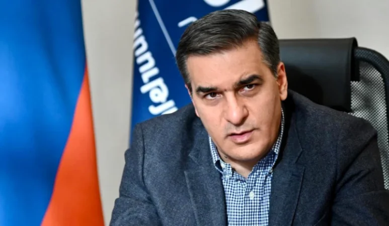 Իշխանությունն անընդհատ փոփոխում է կենսական հարցերի վերաբերյալ սեփական դիրքորոշումները․ Թաթոյան