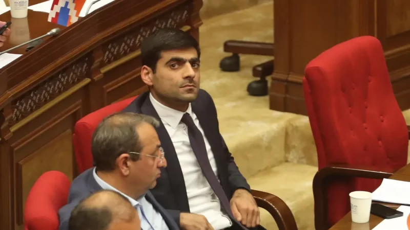 Ինչու Մհեր Սահակյանը խոստումը չկատարեց․ «Հրապարակ»