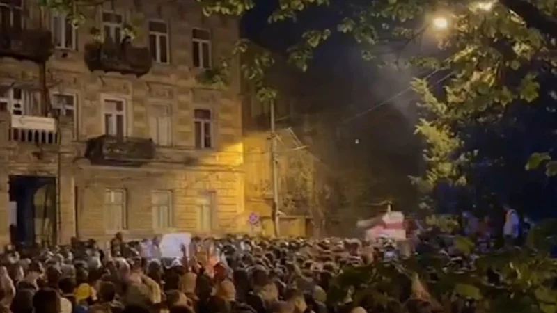 Թբիլիսիում ոստիկանության լրացուցիչ ուժեր են կուտակվել երկրի կառավարության շենքի մոտ