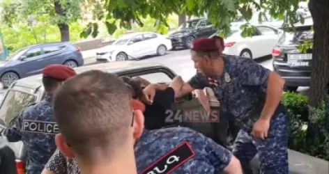 Ինքնահրկիզման փորձ Երևանում․ տեղում են նաև կարմիր բերետավորները