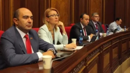 «Հրապարակ». Իշխանության և «Լուսավոր Հայաստանի» միջև անջրպետը խորանում է