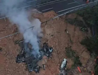 ՏԵՍԱՆՅՈՒԹ. Չինաստանում արագընթաց մայրուղու փլուզման հետևանքով զոհերի թիվը աճել է