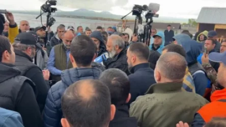 ՏԵՍԱՆՅՈՒԹ․ Դեպի Երևան երթը շարունակվում է աղոթքով