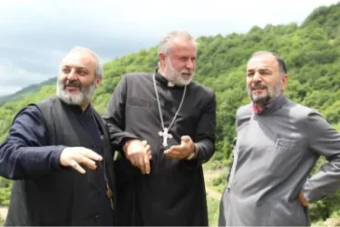 Բագրատ Սրբազանը՝ իր մասնակցությամբ տեսանյութերի մասին