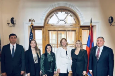 ԱՄՆ դեսպանը հանդիպել է ընդդիմության ներկայացուցիչներին