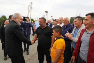 ՏԵՍԱՆՅՈՒԹ․ Գայ գյուղում Փաշինյանին ծափերով են դիմավորում