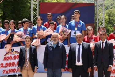 ԼՈՒՍԱՆԿԱՐՆԵՐ. Փաշինյանը Տավուշի մարզում ներկա է գտնվել «ՀՀ վարչապետի գավաթ» դպրոցականների թիմային խճուղավազքի մրցաշարին