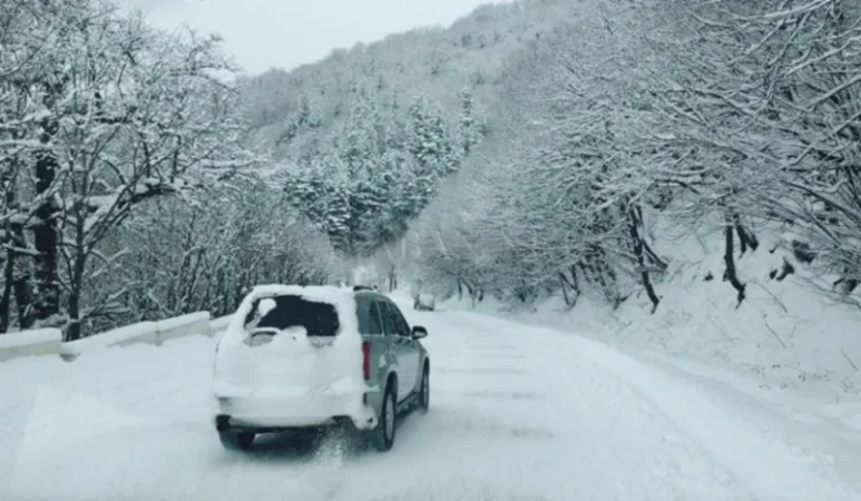 Մեղրիի և Վարդենյաց լեռնանցքները փակ են․ իրավիճակը՝ ավտոճանապարհներին