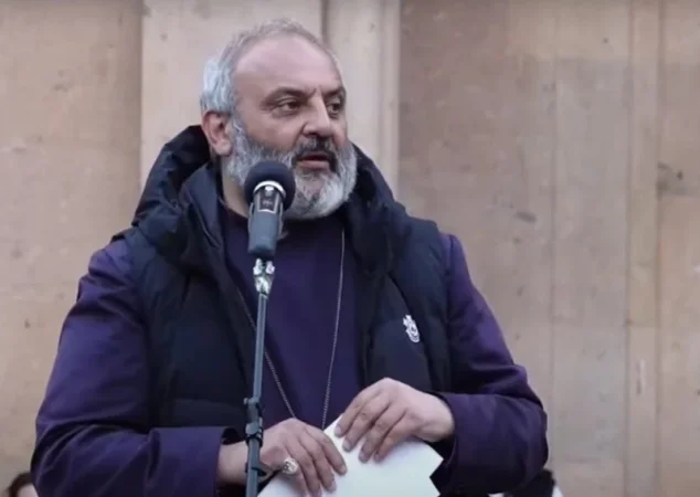 Պապ թագավորը բացարձակ կապ չունի ո՛չ իր հետ, ոչ էլ իր պատկերացրած պետության հետ. Բագրատ Սրբազան