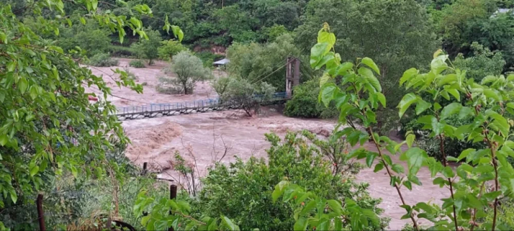 Գյուղի ճանապարհը փլվել է, արգելափակված ենք. Շնողի վարչական ղեկավար