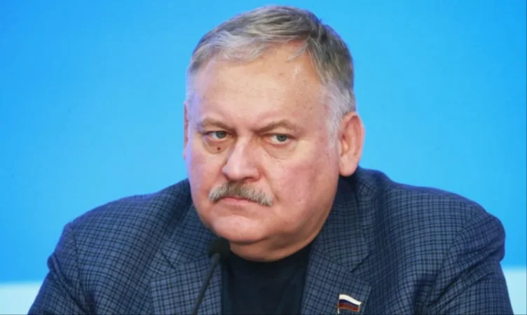 Որն է Փաշինյանի պաշտոնում մնալու գլխավոր պատճառն՝ ըստ Զատուլինի