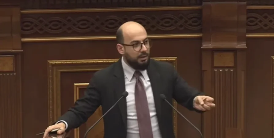 Դուք ման եք գալիս վիշտ և ցավ, որ գաք քաղաքական միավորներ հավաքեք. Արթուր Հովհաննիսյանը` ընդդիմությանը