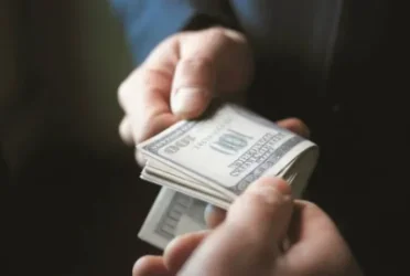 Հայսատանում քոլեջի տնօրենի նկատմամբ տնային կալանք է սահմավել՝ ուսանողներից կաշառք պահանջելու և ստանալու համար