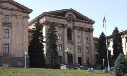 ՀՀԿ-ական պատգամավորը ԱԺ սենյակից տարել է նույնիսկ  Սերժ Սարգսյանի նկարը. «Ժողովուրդ»