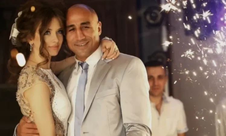 Արթուր Աբրահամյանը ամուսնալուծվել է, որովհետև կինը աղանդավոր է․ iPRESS