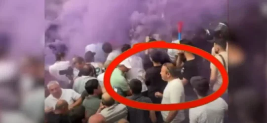 ԱԳՆ-ի դիմաց ակցիայի ընթացքում առերևույթ խուլիգանական արարքներ կատարելու մեղադրանքով 3 անձ կալանավորվել է. ՔԿ