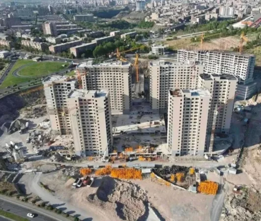 «Վերածնունդ» թաղամասի 7-րդ մասնաշենքի որոշակի հատվածներ պետք է ապամոնտաժվեն. Տիգրան Ավինյան