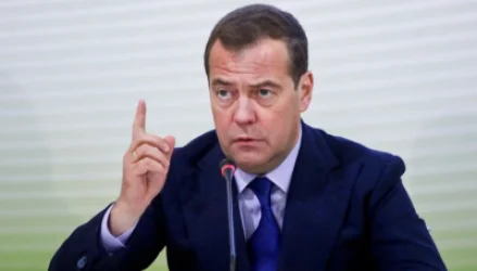 «Անուղեղ աքլորը» ապացուցում է՝ ինքն է հավաբնի թագավորը. Մեդվեդևը՝  Ուկրաինայում ՆԱՏՕ-ի զորքերի տեղակայման մասին