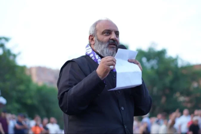 Հունիսի 12-ը հավասար է մարտի 1-ին. այս մարդկանց ճակատից այդ խարանը պիտի դուրս չգա. Բագրատ Սրբազան