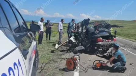 Գեղարքունիքում BMW-ն մխրճվել է բեռնատարի կցորդիչի մեջ․ 1 մարդ տեղում մահացել է