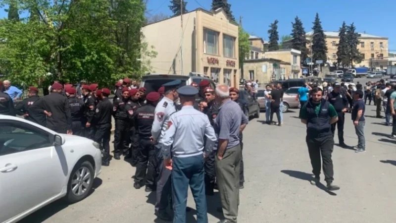 Մանրամասներ՝ Նոյեմբերյանում ակցիայի մասնակիցների կողմից խուլիգանության դեպքից