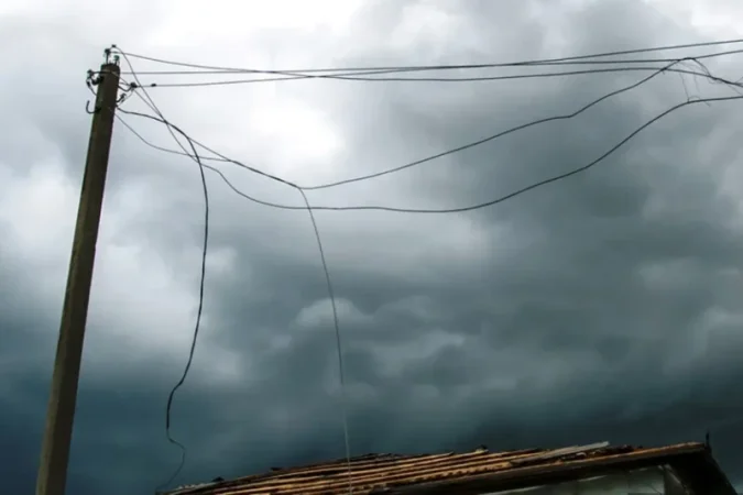 20-ամյա տղան բարձրացել է տանիք գնդակն իջեցնելու, հոսանքահարվել է և հիվանդանոցում մահացել