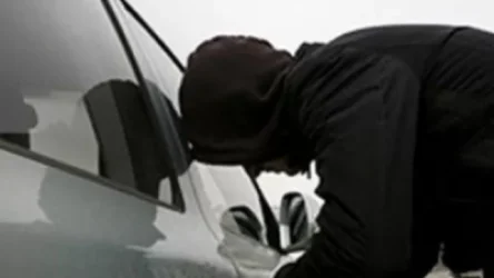 Գողացել են ՊՆ ծառայողի մեքենայի համարանիշները և թողել գրություն