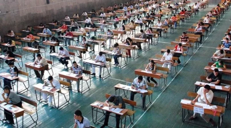 Բջջայինը՝ կոշիկի մեջ, bluetooth՝ շղթայից կախված. ի՞նչ հնարամտությունների են դիմել դիմորդները