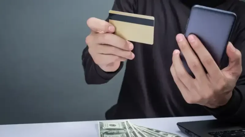 Երևանում երիտասարդը գողացել է նախկին ընկերուհու հեռախոսն ու փորձել վարկ ձևակերպել