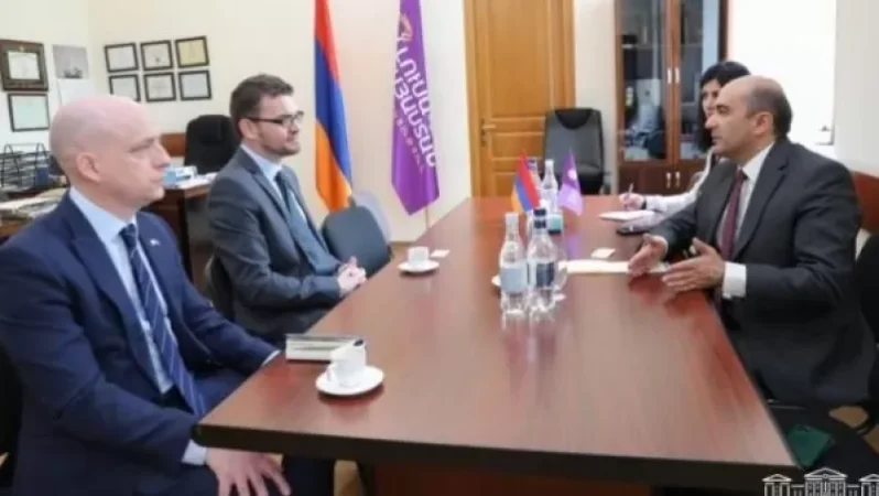 Մարուքյանը ՀՀ-ում Մեծ Բրիտանիայի դեսպանի հետ քննարկել է հայ ռազմագերիների վերադարձի հարցը