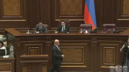 ՏԵՍԱՆՅՈՒԹ. «Աղազարյանին տեղափոխեք մեր խմբակցությունից մեկ այլ տեղ». Սիմոնյան