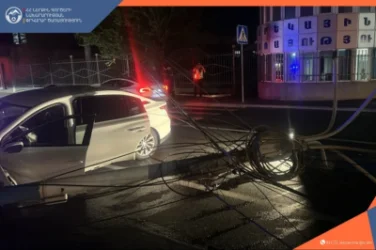 Արարատի մարզում՝ ավտոմեքենան բախվել է արտաքին լուսավորման սյանը․ կա 2 տուժած