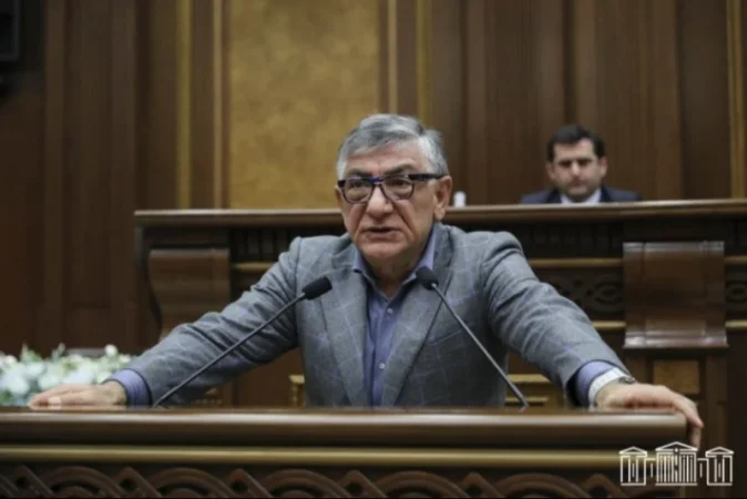 Ինչի ենք գնում ուրիշ տեղեր ջրամբար կառուցում. Սուքիասյանը Խուդաթյանին առաջարկ է արել