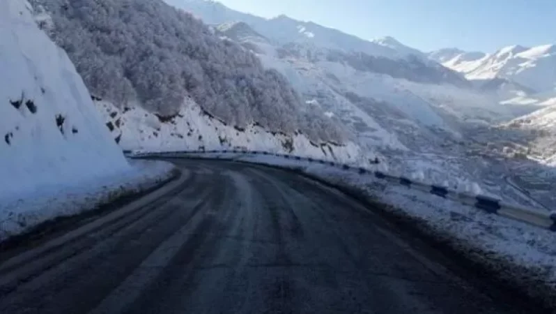 Գորիսի տարածաշրջանի ավտոճանապարհներին տեղ-տեղ մերկասառույց է. «Ճանապարհային դեպարտամենտ»