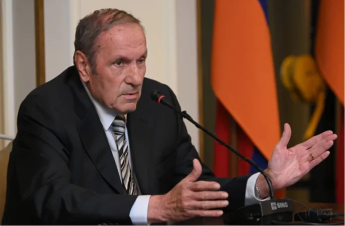 Լևոն Տեր–Պետրոսյանը գրառում է արել