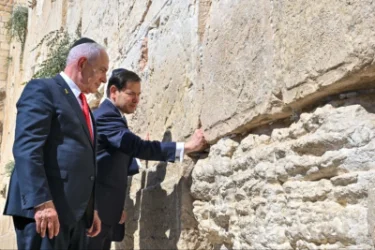 Նեթանյահուն և Ռուբիոն Լացի պատի մոտ աղոթել են Թրամփի և Գազայի պատանդների համար