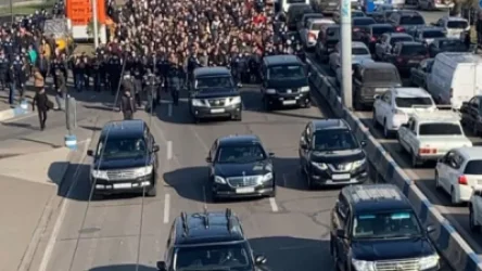 «Սգո երթ»-ը դեպի Եռաբլուր առաջնորդում են Փաշինյանի թիկնազորի մեքենաները